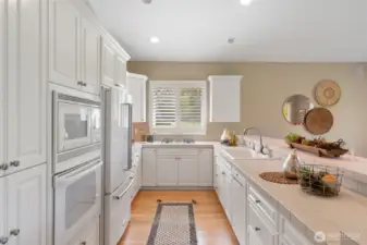 Kitchen with tlle counters.