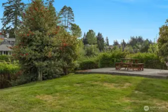 picnic area on the community grounds near the clubhouse and Beverly Lake