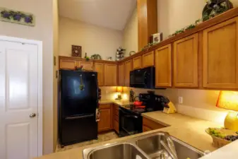 Kitchen with undercounter lightening
