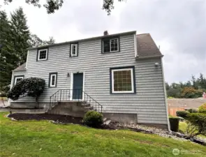 Picture perfect Cape Code offer classic touches with modern amenities