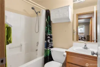 Full guest bathroom.