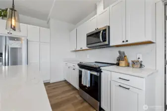 Beautiful cabinets and plenty of storage
