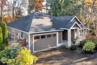 Peaceful, one-level-living!  Move-in-ready! Professionally cleaned & systems detailed!