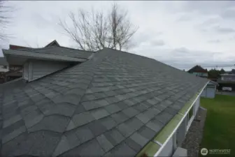 Newer roof (2022)
