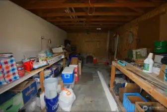 Detached shop w/power