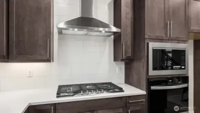 Photos are for representation only.  Features, colors and selections may differ from photograph. See site agent for details.