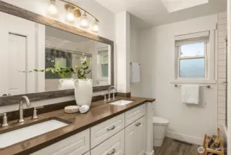 Upstairs hall bath with dual sinks