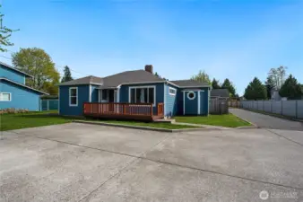 Offers Parking in driveway, street & RV on eastside of house