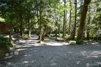 PRIVATE LOCATION with so much to offer. 2 cabins 40' Conex, washhouse, pump house, RV spaces, tent camping, tons of parking ~ 5 min to Index!