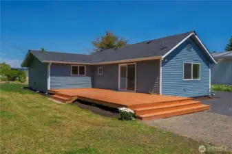 Large side deck.