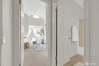 Hall to 2nd bedroom / bath