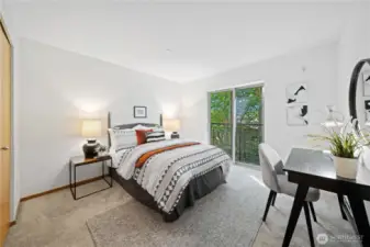 2nd Bedroom with Juliette