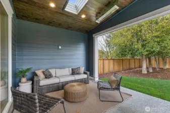 Cover & Heated Outdoor Patio