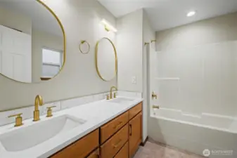 Dual Vanity Primary Bath