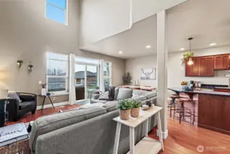 Soaring 2 story great room.