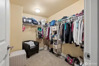 Customize your walk-in closet for your needs.