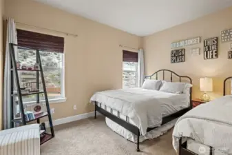 Den/3rd option for sleeping upstairs.