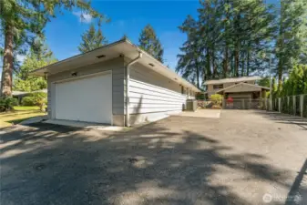 Plenty of Room for RV or Boat Parking