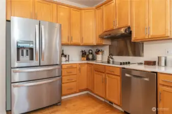 New appliances. Owner is a chef and found the kitchen very workable.