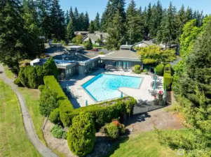 Beautiful swimming pool-perfect for those hot summer days.