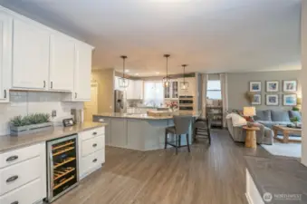 Wetbar w/ample storage for your beverages!