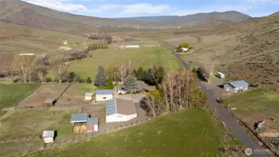Come visit this lovely home/horse facility in a quiet location in the Yakima Canyon!!