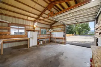 Detached shop