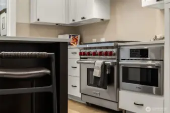 Homesite 40 - Pictures of similar Model Home 30 for representation purposes only.