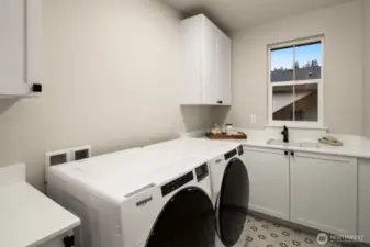 Homesite 40 - Pictures of similar Model Home 30 for representation purposes only.
