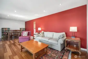 Large Living/Dining