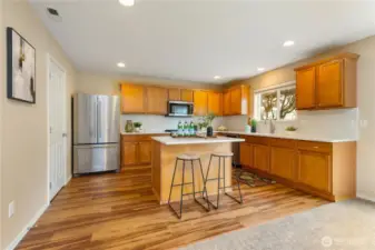 Updated counters & newer stainless steel appliances