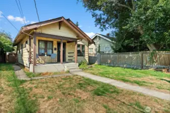 Entry  1404 S Adams Street  Tacoma, WA 98405