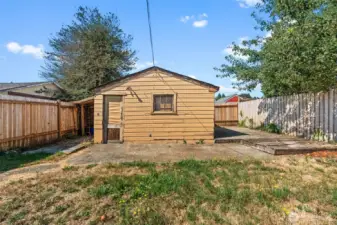 Garage  1404 S Adams Street  Tacoma, WA 98405