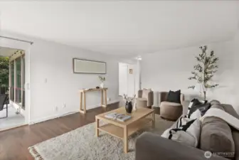 Large living room, perfect for entertaining!