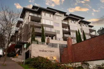 Wouldn't you like to call Waterview home?