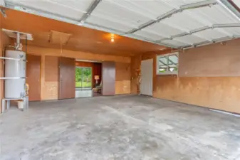 Notice the access to bonus room from garage.