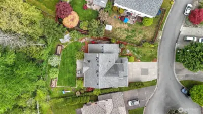 Well-kept home nestled in a quiet cul-de-sac, featuring great curb appeal and a large driveway with ample parking for guests and extra vehicles