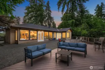 Entertainment-size deck with city and Mount Rainier views.
