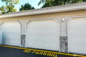 Garage (middle #154)