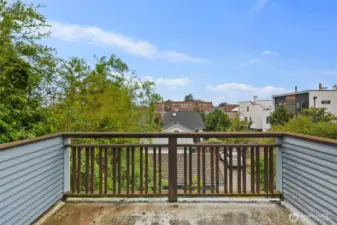 2nd floor deck