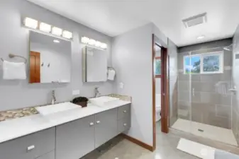 2nd floor bathroom