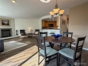 Tall ceilings with recessed lights.