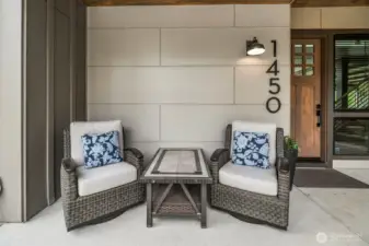 There's even a cozy sitting area at the front door