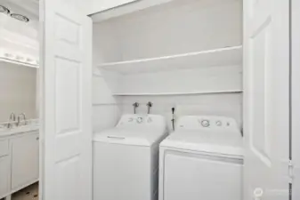 Laundry area - appliances stary