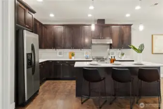Kitchen w/ eating space