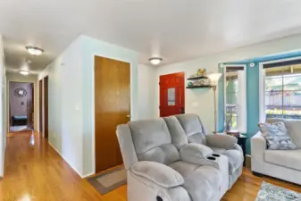Spacious Open-Concept Living – Perfect for Entertaining & Everyday Comfort