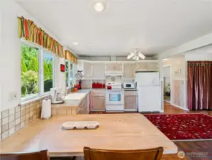 Eating area in kitchen.