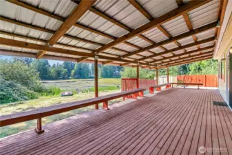 Covered lower deck w/ramp access to 2nd living space.