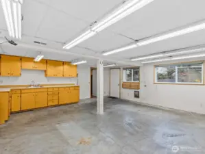 The bonus room has a huge wet bar that could easily be made into a kitchenette.