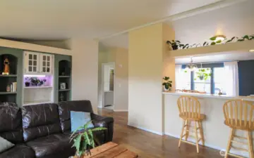 EATING BAR OFF OF LIVING AREA